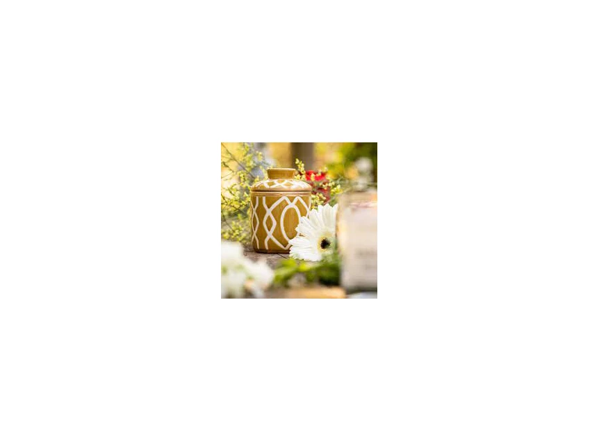 Kayori- Yuzu- geurkaars- keramiek goud- 200gr- sfeerbeeld