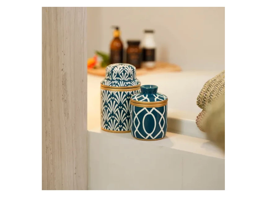 Kayori- Hazakura- geurkaars- keramiek blauw- 375gr- sfeerbeeld