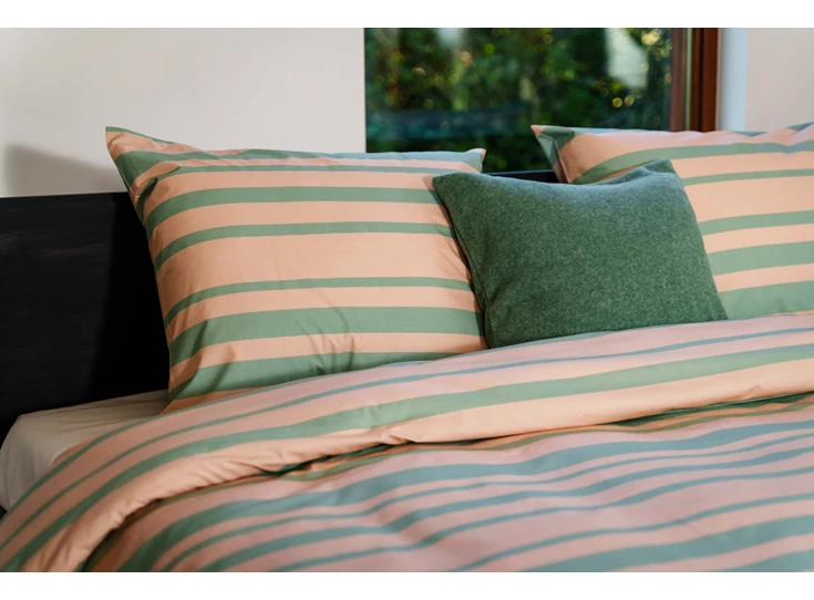 Kayori- Sora- tencel- olijfgroen- dekbedovertrek- 140/200-220- sfeerbeeld