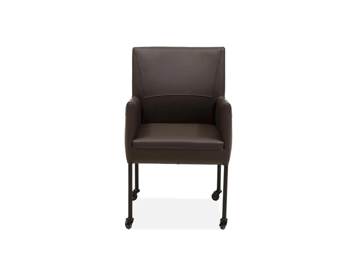 2737 Jody armstoel in toledo nero op wielen maxfurn voorkant