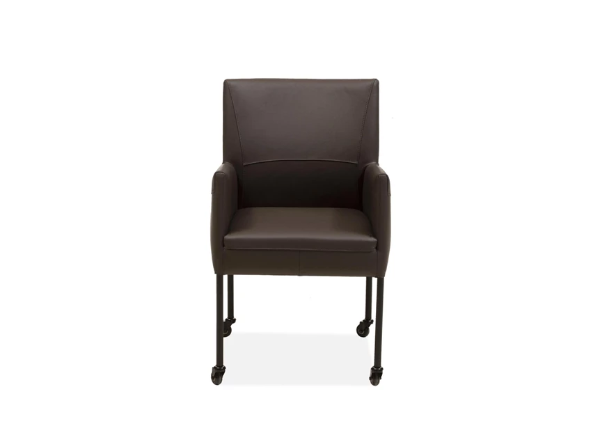 2737 Jody armstoel in toledo nero op wielen maxfurn voorkant