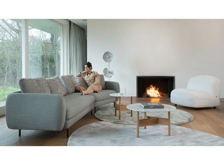 Sfeerfoto Salon Matt schuin afsluitelement stof Moome by Indera