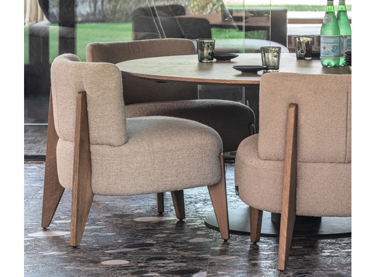 Lage tafel Low Dining Chair Azul eetkamerstoel stof Passe Partout