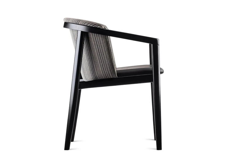 Zijkant Armstoel Merano beuk zwart combi stof en leder Estectica Home