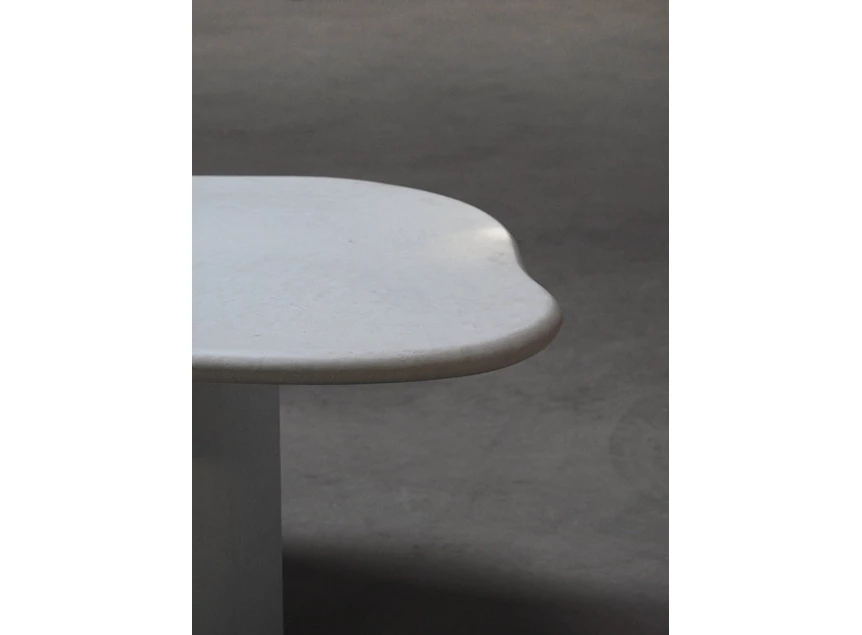 Zijkant Tafel Laini organisch mortex salt Muundo by PR Living
