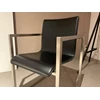 Detail Armstoel Robloc Inox leder zwart Joli