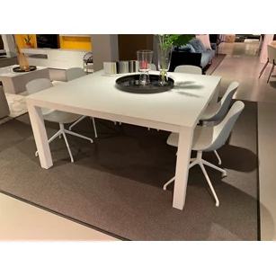 Vierkante tafel T mat glas wit Karat