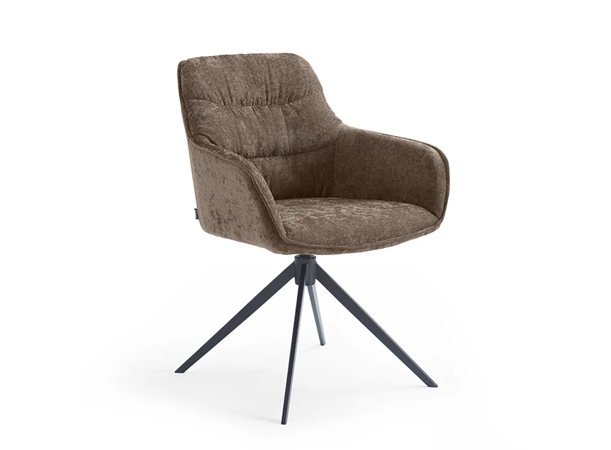 Armstoel Como In stof Taupe schuin vooraan.jpg