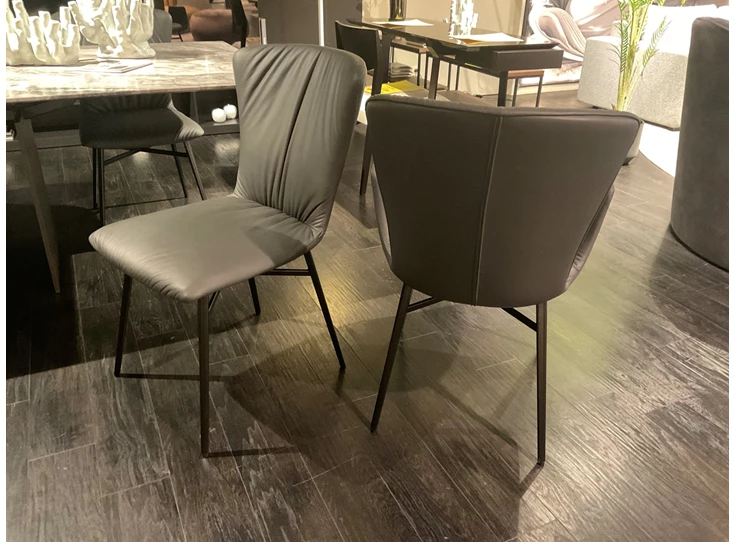 Achterkant Stoelen Dexter leder antraciet metalen poot Draenert