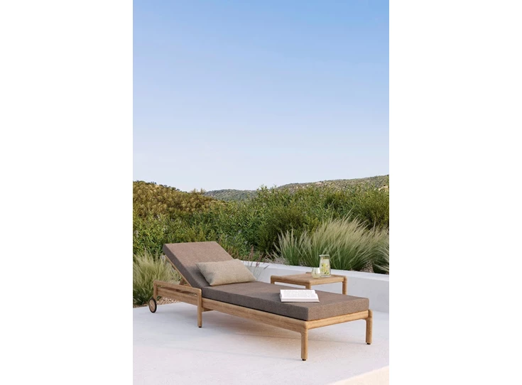Sfeerfoto Mocha Teak Jack Outdoor Adjustable Lounger 10256 Ethnicraft