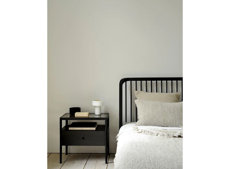 Sfeerfoto Oak Black Spindle Bedside Table 51235 Ethnicraft