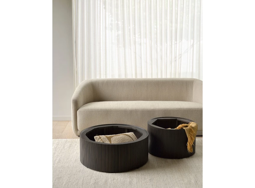 Open kussens Mahogany Roller Max Dark Brown Round Coffee Table 35001 Ethnicraft