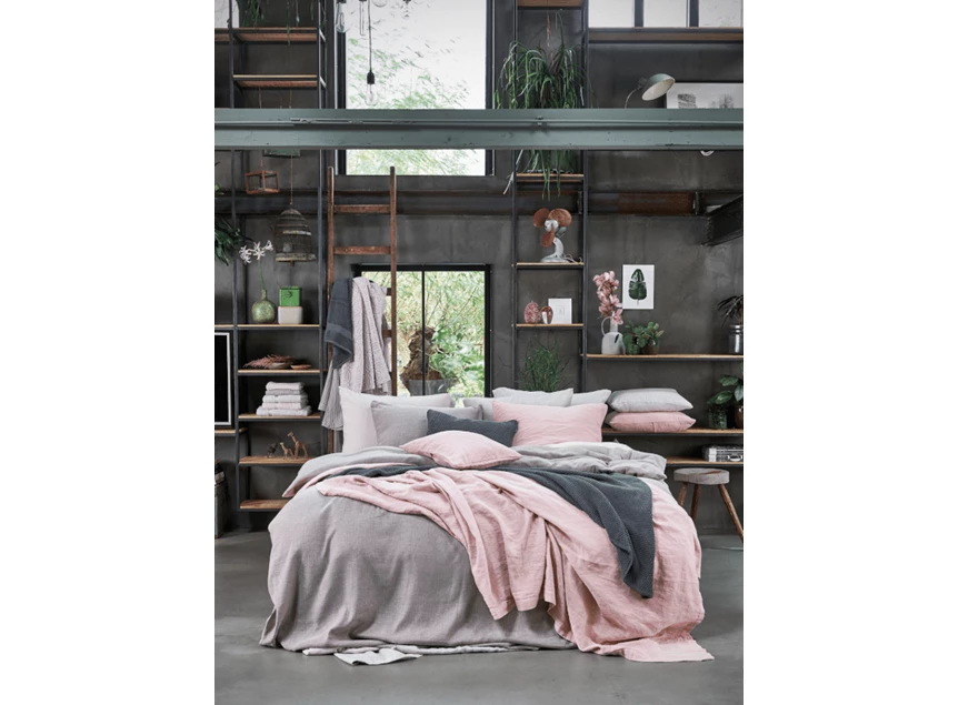 PRSA18111 140 Vandyck bedsprei faded pink 180x260cm sfeerbeeld