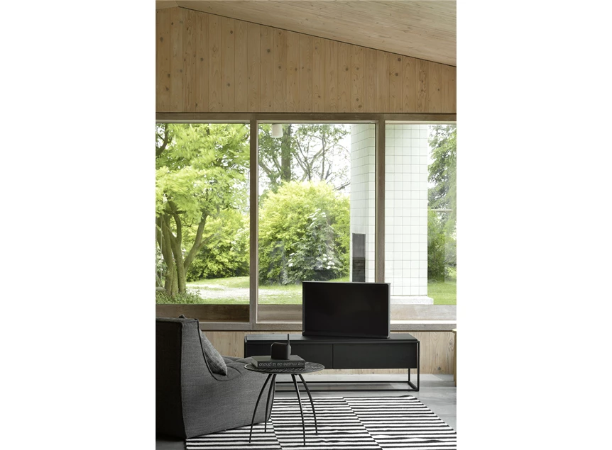 Sfeerfoto Oak Monolit Black TV Cupboard 26879 Ethnicraft