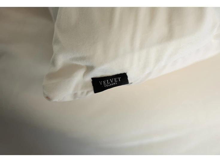 beau-maison-fluwelen-kussenslopen-parelwit-velvet (1).jpg