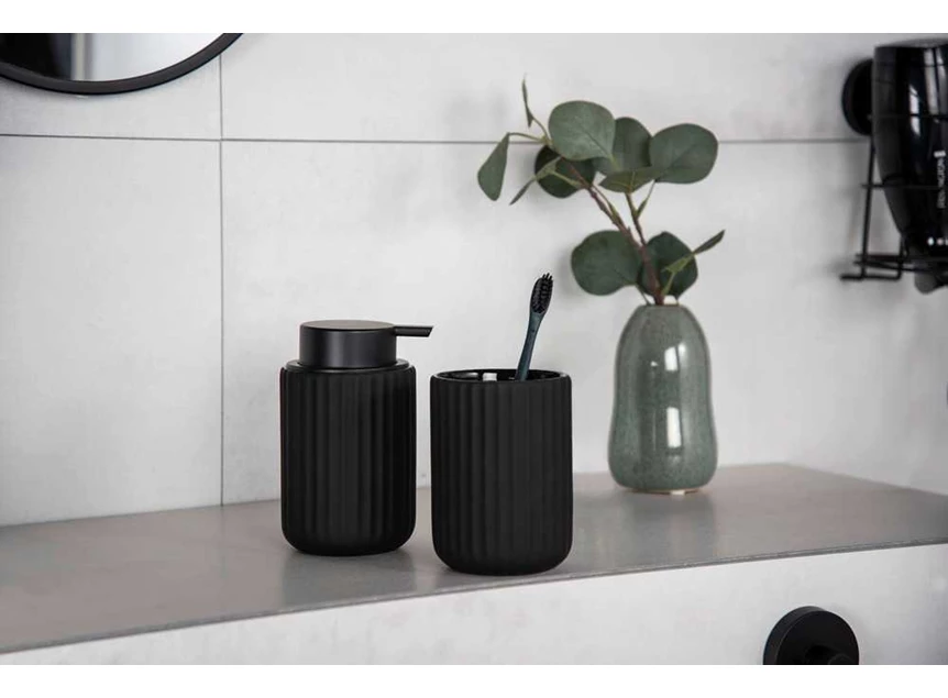 Belluno zeepdispenser- zwart- sfeerbeeld