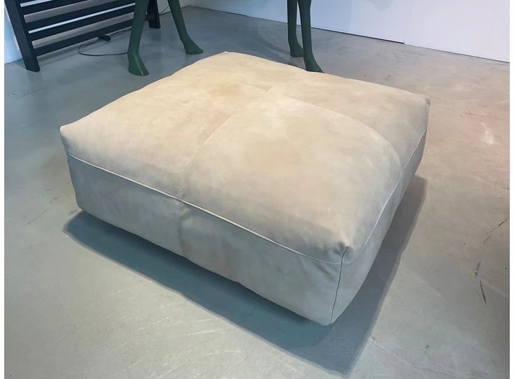 Poef Vetsak seat 84x84 leather beige