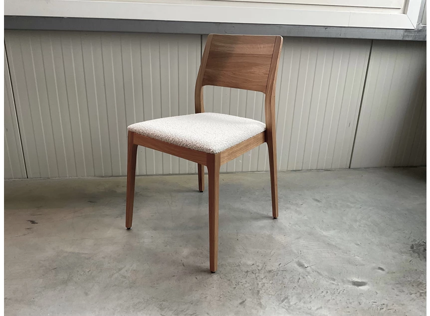 Sfeerfoto Stoel Vero massief eik naturel stof Haga 900 Estetica Home