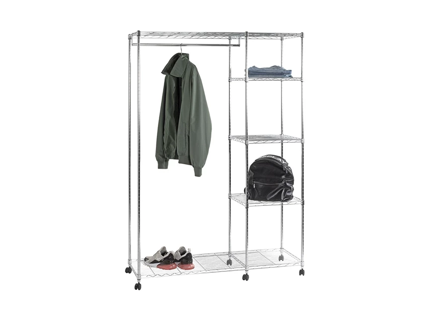 Kledingrek Manni chroom 43685 schuin aanzicht met kledij