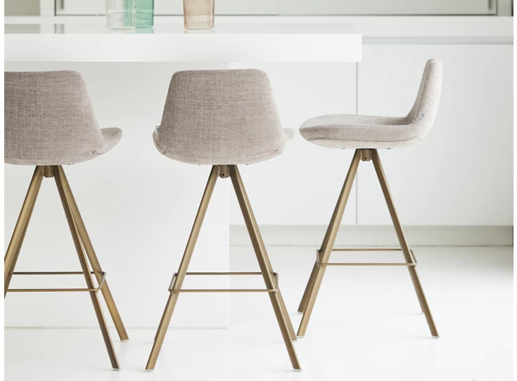 Achterkant Barstoel Rafael Low Spinning Base Bronze Easy Care Truffle Joli