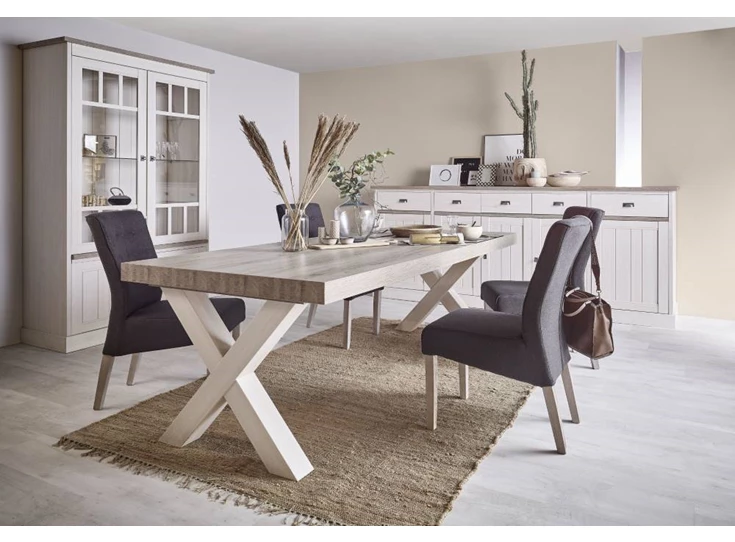 York eetkamer eettafel dressoir vitrinekast landelijk meubar hout larik eik licht kristal