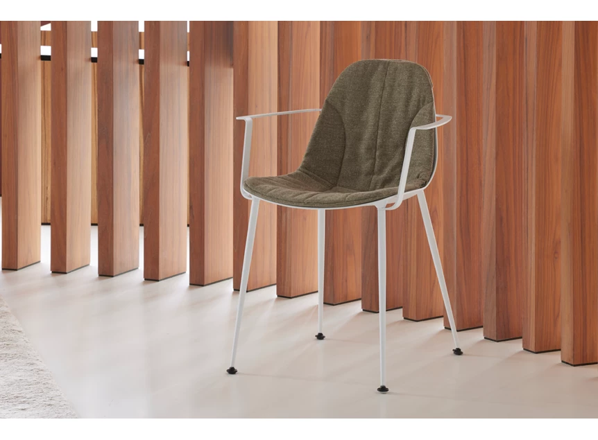 Armstoel Marguerite frame wit cushion Smooth Canvas Joli