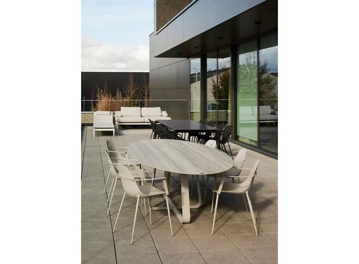 Sfeerfoto Armstoel Marguerite frame lino Joli