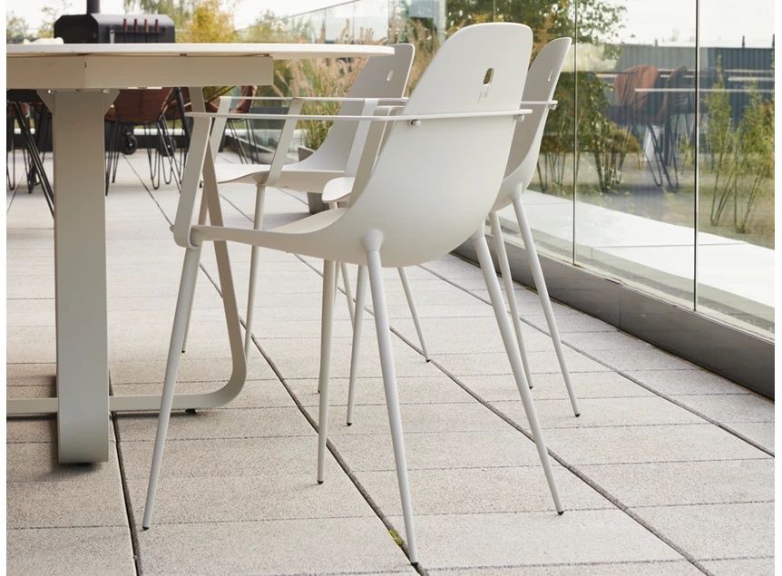 Outdoor Armstoel Marguerite frame lino Joli