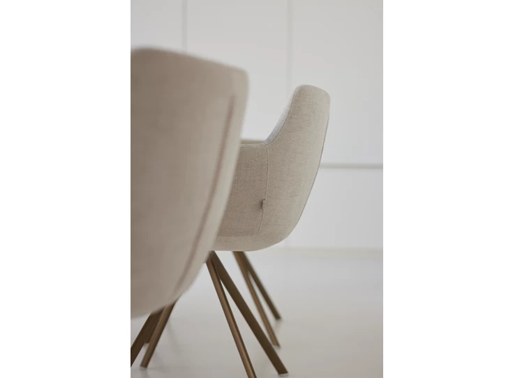 Detail Sfeerfoto Armstoel Chagall Spinning Base stof Easy Care Flax Joli