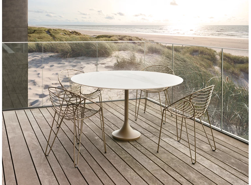 Sfeerfoto Armstoel Wire frame Bronze Joli