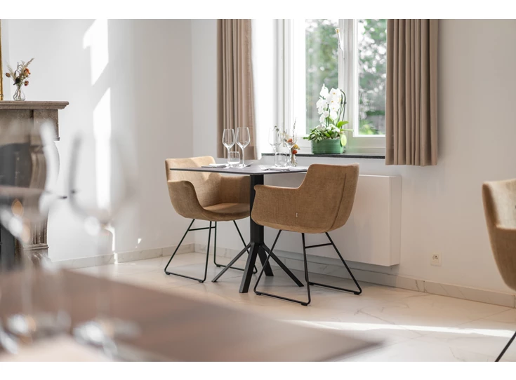 Sfeerfoto Bistrotafel Fizz Square keramiek Joli