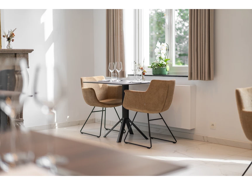 Sfeerfoto Bistrotafel Fizz Square keramiek Joli