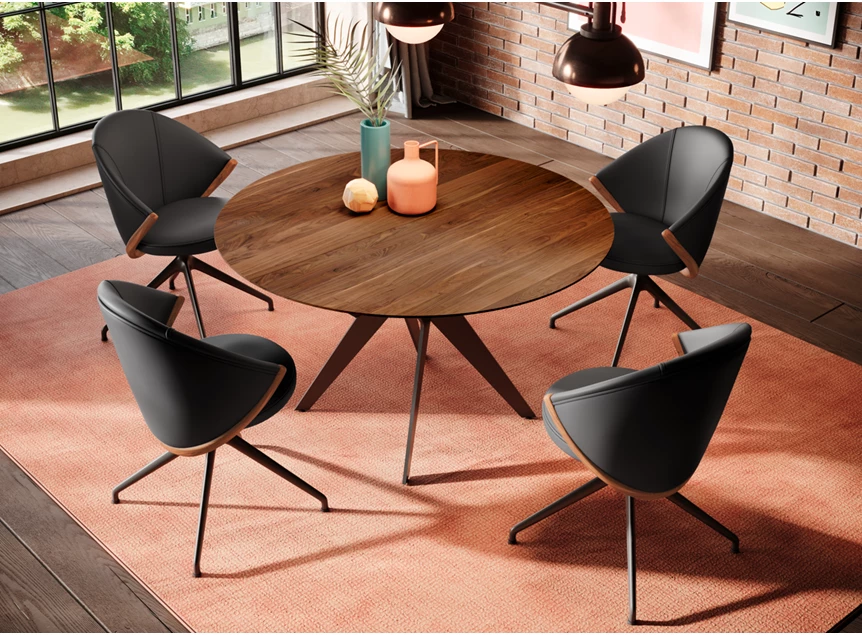 Sfeerfoto Tafel Capri rond verlengbaar massief hout Amerikaans noten Willisau Edition