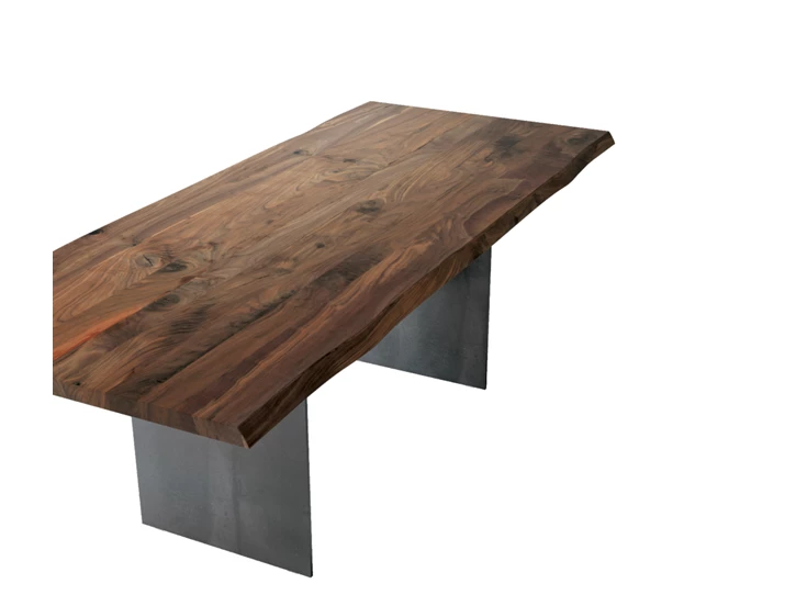 Detail Tafel Aliano rechthoekig massief hout Amerikaans noten boomstam Willisau