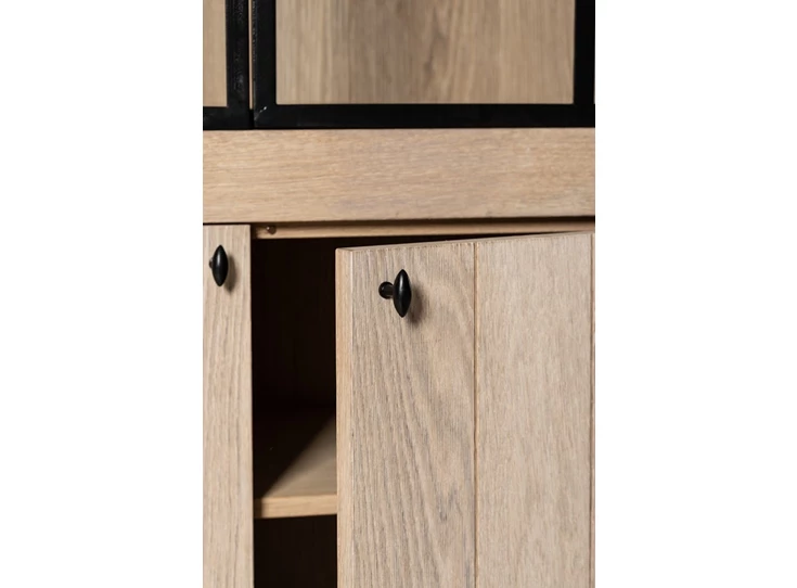 Detail greep Vitrinekast Wood WOOD33 lichte eik Michel Denolf