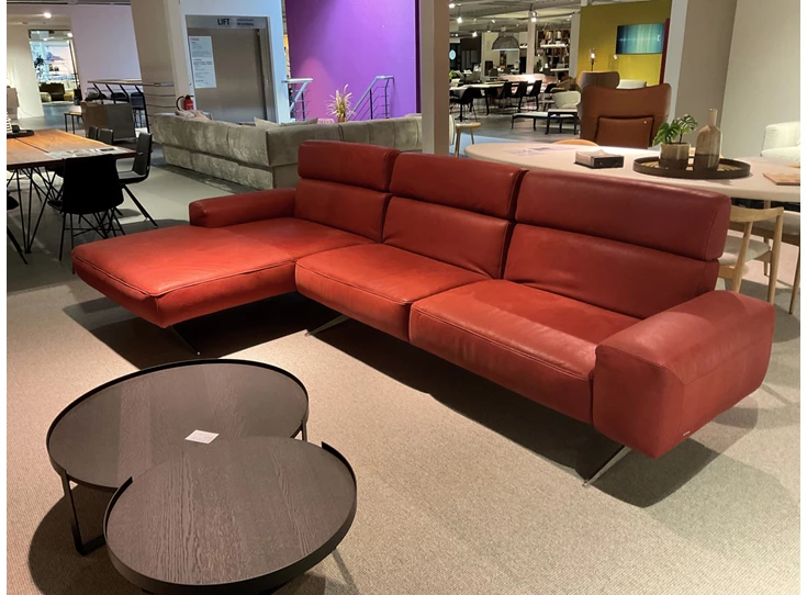 Zijkant Salon Monroe leder India Chilli Koinor