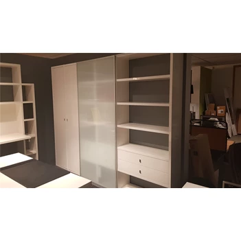 wandkast in wit hoogglans met schuifdeur