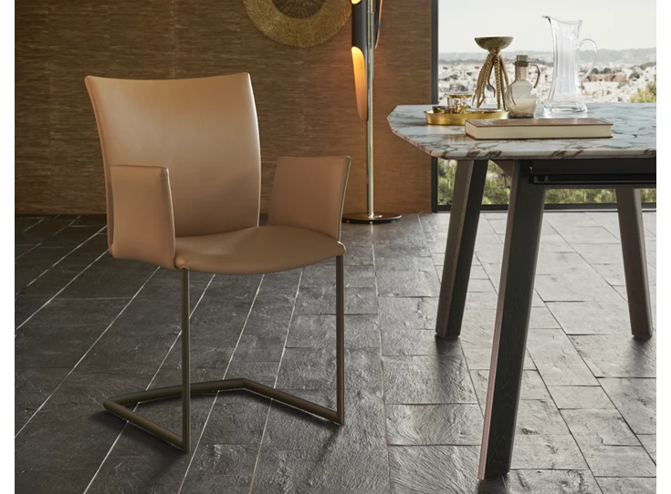 Sfeerfoto Armstoel Nobile Swing 2071-I leder Draenert