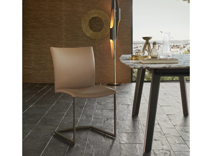 Front Stoel Nobile Swing 2071 leder taupe Draenert