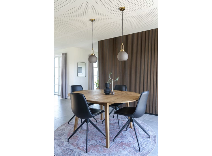 Stoel Monaco met draaibaar onderstel pu zwart 1001281 sfeerbeeld ronde tafel