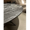 5696 eettafel dia 150cm rond poot zwart maxfurn lamulux marble nero iris spin