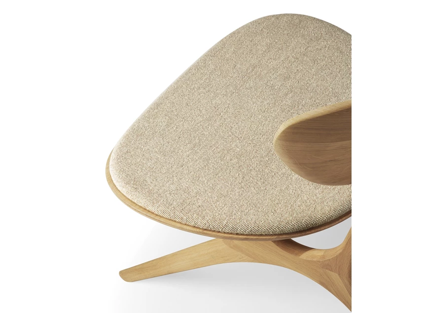 Bovenkant Bijzetzetel Oak Eye Lounge Chair Off White Fabric 50675 Ethnicraft