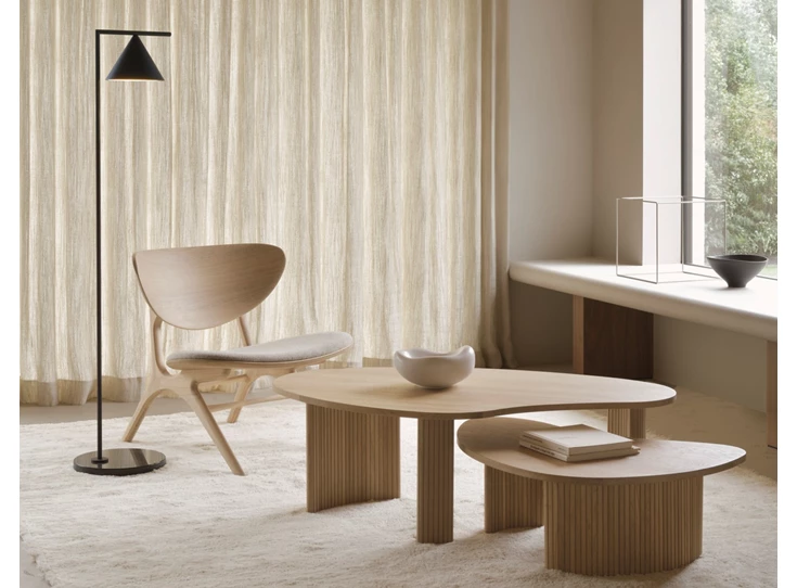 Sfeerfoto Bijzetzetel Oak Eye Lounge Chair Off White Fabric 50675 Ethnicraft