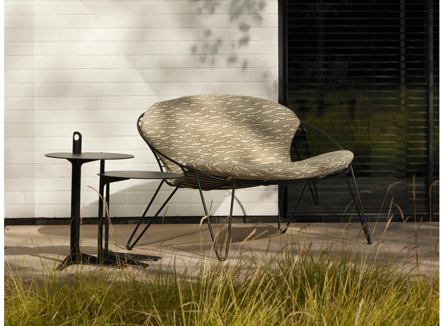 Outdoor loungeset tuinmeubel Sofa Wire 2 seater frame zwart kussen bamboo Joli