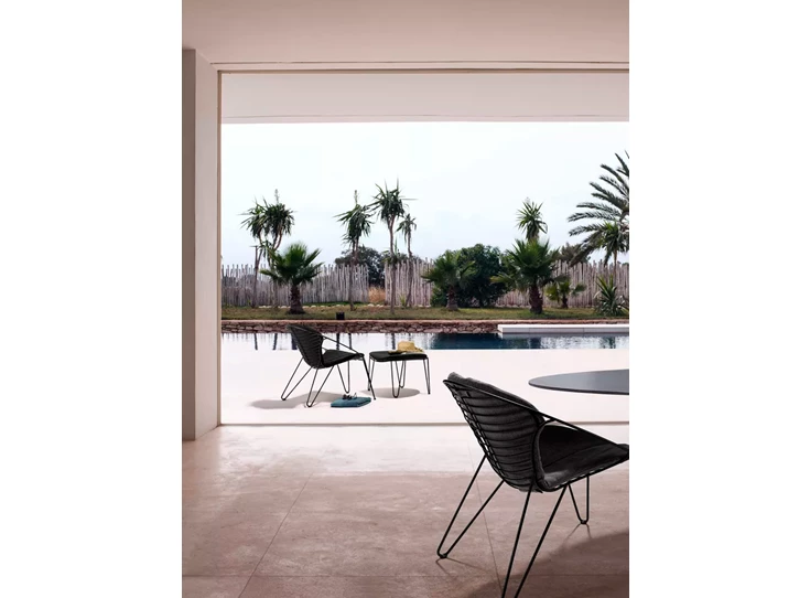 Sfeerfoto Tabouret Wire voetenbank metaal zwart Joli