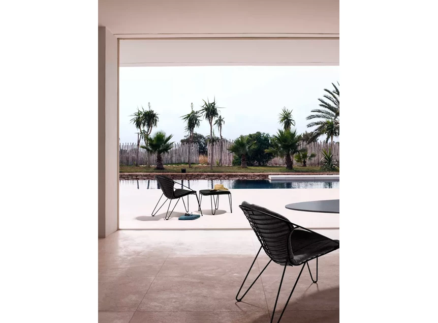 Sfeerfoto Tabouret Wire voetenbank metaal zwart Joli