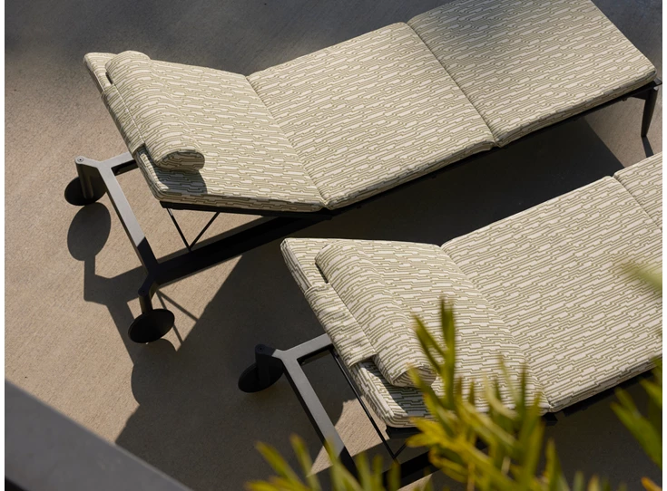 Bovenkant Lounger outdoor tuinset ligzetel Marguerite zwart kussen bamboo Joli