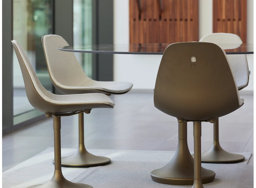 Zijkant Stoel Marguerite Central Base met shell brons Joli