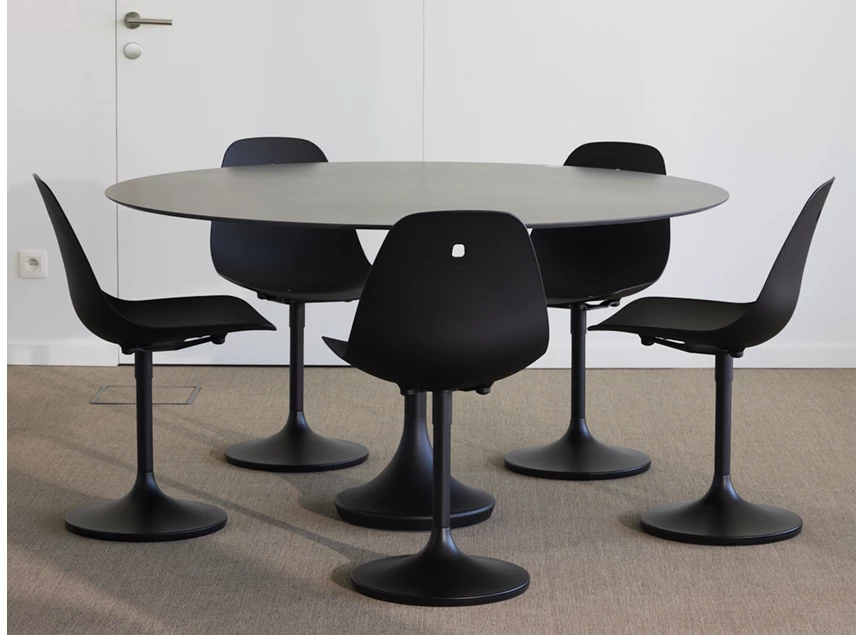 Stoel Marguerite Central Base zwart Joli