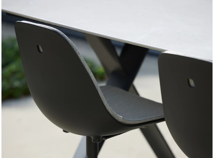 Achterkant Outdoor tuinstoel Stoel Marguerite Central Base zwart Joli